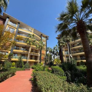 Просторная меблированная квартира 2+1 в центре Алании в комплексе Selcuklu konaklari Alanya