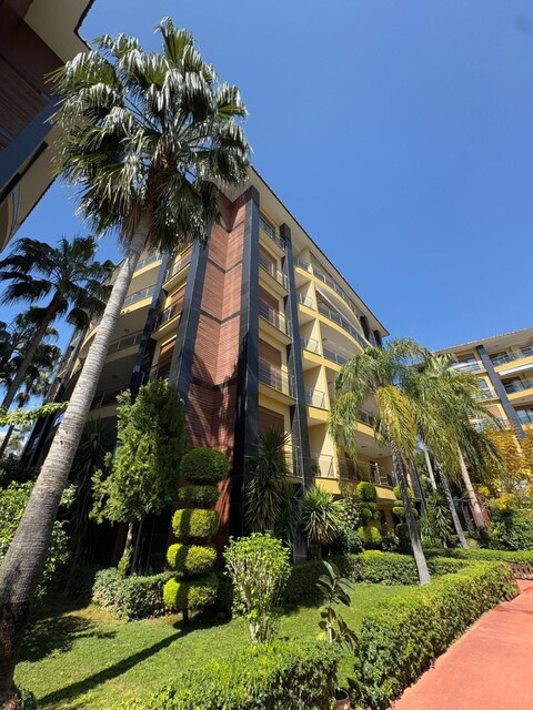 Просторная меблированная квартира 2+1 в центре Алании в комплексе Selcuklu konaklari Alanya - Фото 1