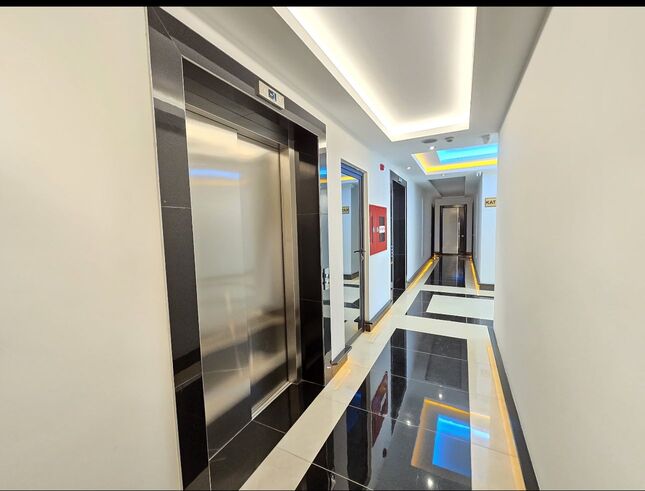 Продажа двухкомнатной квартиры 1+1 в Махмутларе, Алания, в комплексе Yekta Trade Center - Фото 19