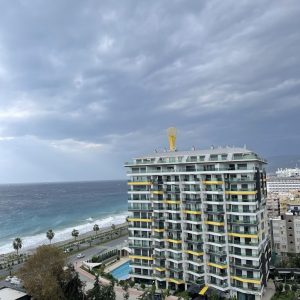 Квартира 1+1 в комплексе Konak Seaside Tower — первая береговая линия, вид на море