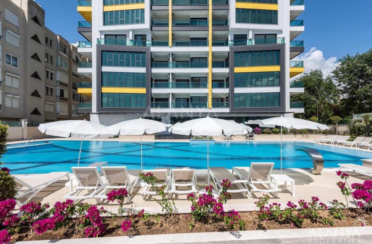 Квартира 1+1 в комплексе Konak Seaside Tower — первая береговая линия, вид на море - Фото 17