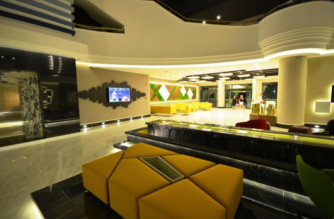 Квартира 1+1 в комплексе Konak Seaside Tower — первая береговая линия, вид на море - Фото 19