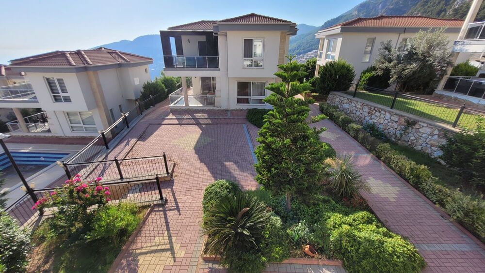 Роскошная вилла 3+1 с бассейном и садом в живописном районе Бекташ, Алания - Фото 6