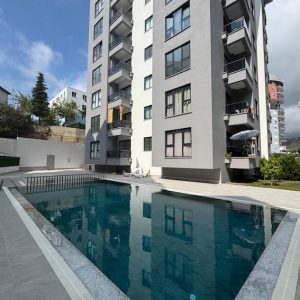 Квартира в Алании 1+1 в комплексе Hakyuz Life 3 в районе Махмутлар