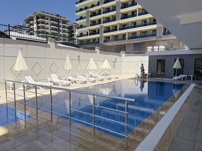 Квартира в Алании 1+1 в комплексе Yazar 9 в районе Махмутлар - Фото 3