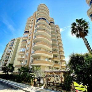 Квартира в Алании 3+1 в комплексе Sonbay в районе Махмутлар