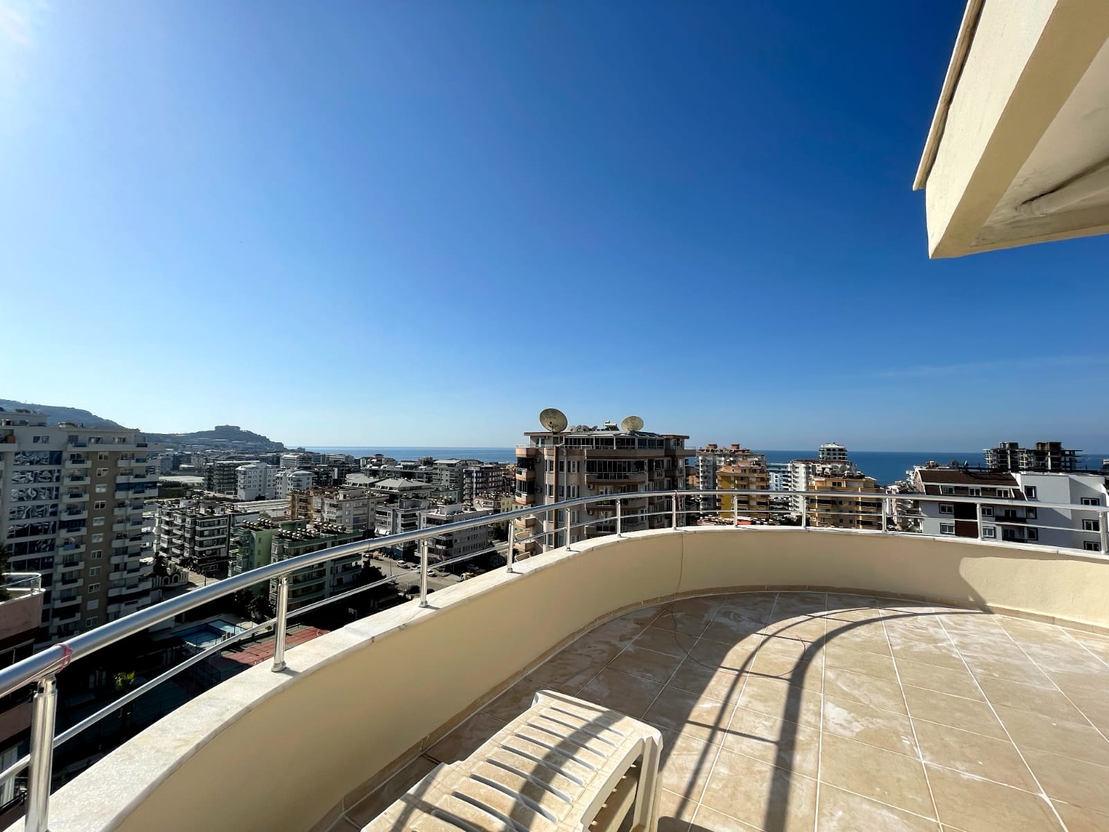 Квартира в Алании 3+1 в комплексе Sonbay в районе Махмутлар - Фото 16