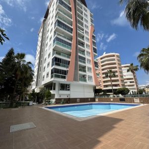 Квартира в Алании 2+1 в комплексе Dolce Vita в районе Махмутлар