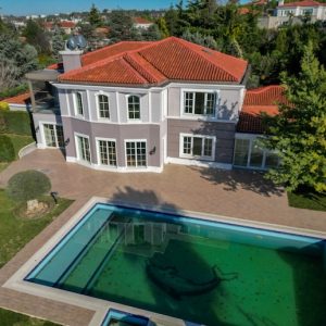 Дом в Турции 7+1 в Стамбуле в районе Беюкчекмедже