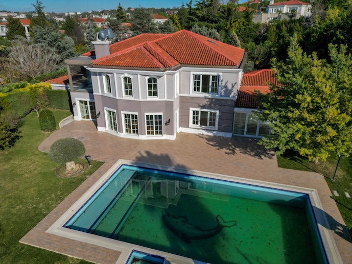 Дом в Турции 7+1 в Стамбуле в районе Беюкчекмедже - Фото 1