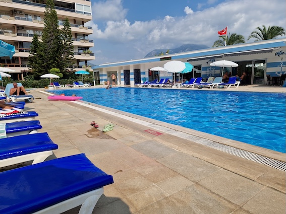 Квартира в Турции 2+1 в комплексе River Side Resort в районе Тосмур в Алании - Фото 4