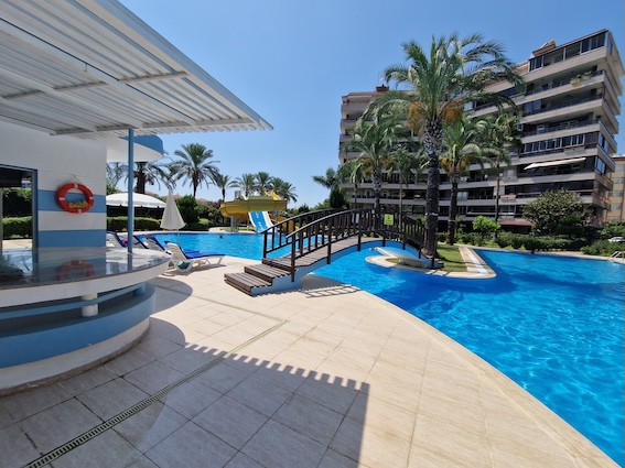 Квартира в Турции 2+1 в комплексе River Side Resort в районе Тосмур в Алании - Фото 3