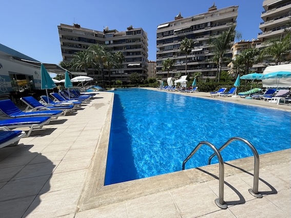 Квартира в Турции 2+1 в комплексе River Side Resort в районе Тосмур в Алании - Фото 1