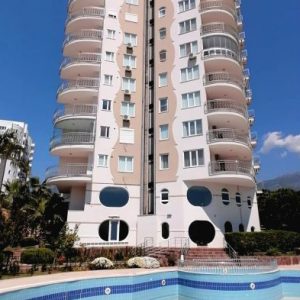 Квартира в Алании 2+1 в комплексе Ambiyans 3 в районе Махмутлар