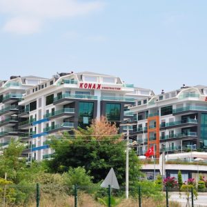 Квартира в Турции 2+1 в комплексе Konak Seaside Home в районе Каргыджак