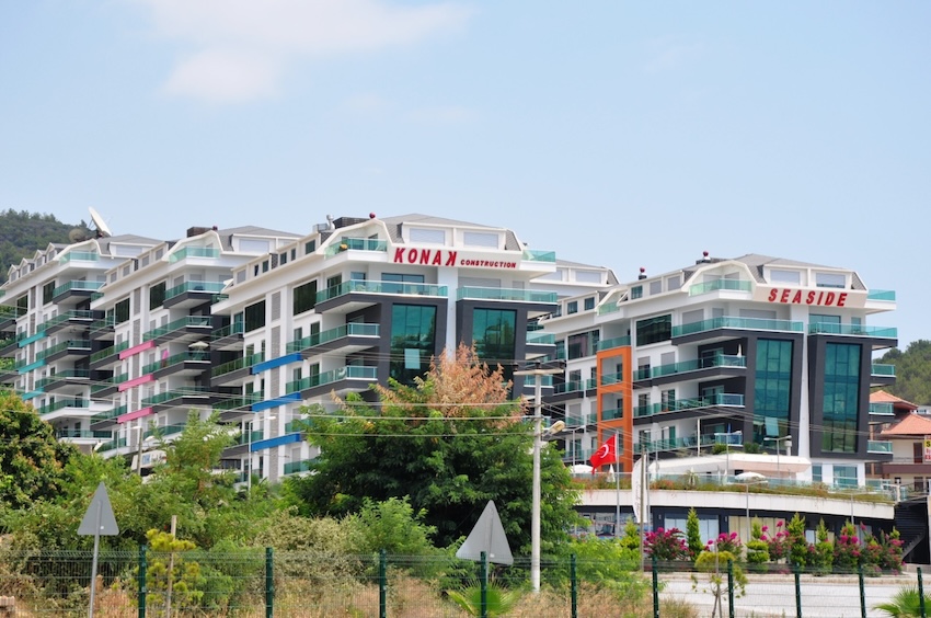 Квартира в Турции 2+1 в комплексе Konak Seaside Home в районе Каргыджак - Фото 1