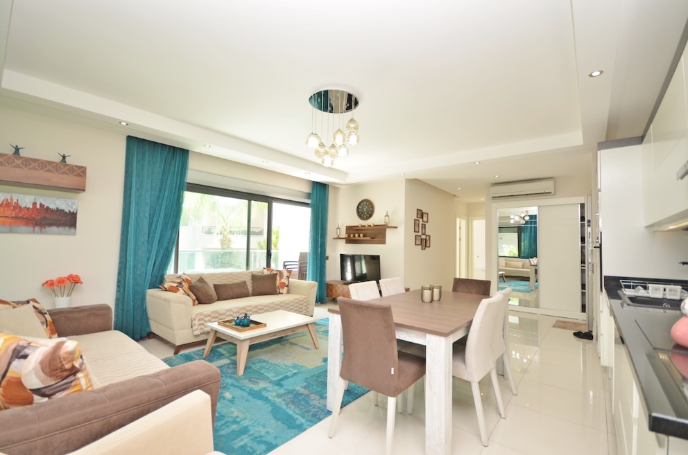 Квартира в Турции 2+1 в комплексе Konak Seaside Home в районе Каргыджак - Фото 21