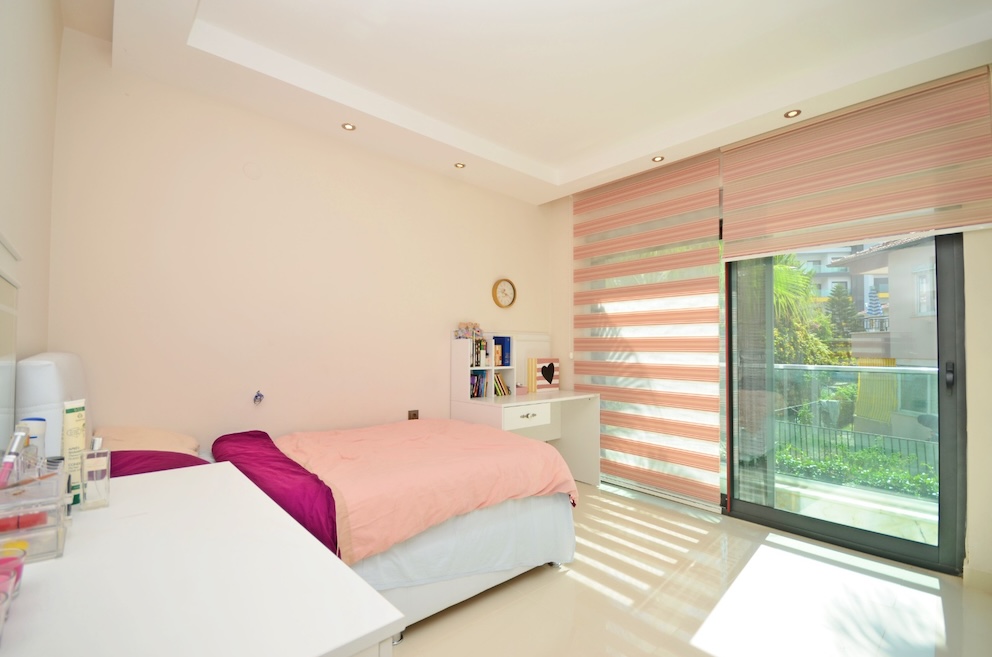 Квартира в Турции 2+1 в комплексе Konak Seaside Home в районе Каргыджак - Фото 20