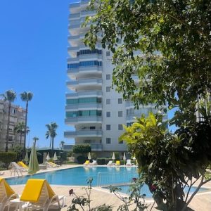 Квартира в Алании 2+1 в комплексе Kurt Safir 5 в районе Махмутлар