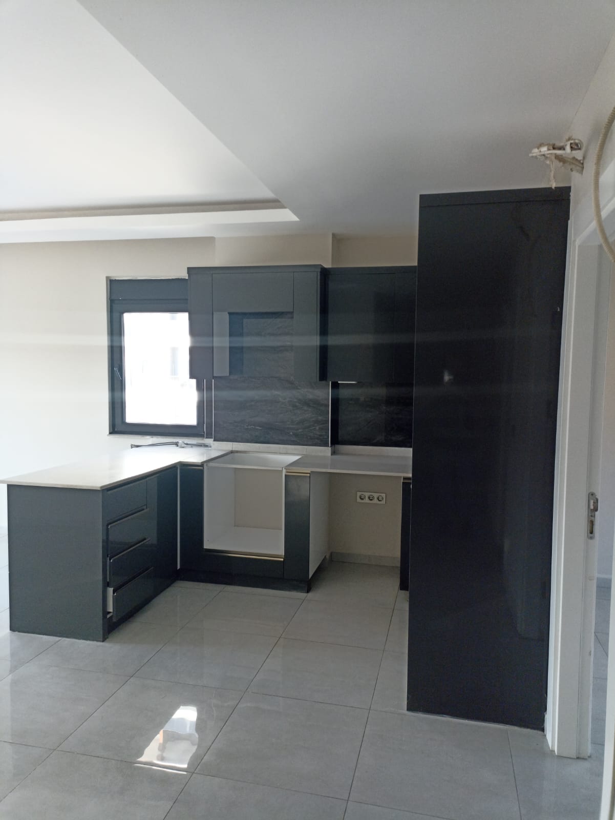 Квартира в Алании 2+1 по супер цене в комплексе FOA Hills в районе Махмутлар - Фото 11