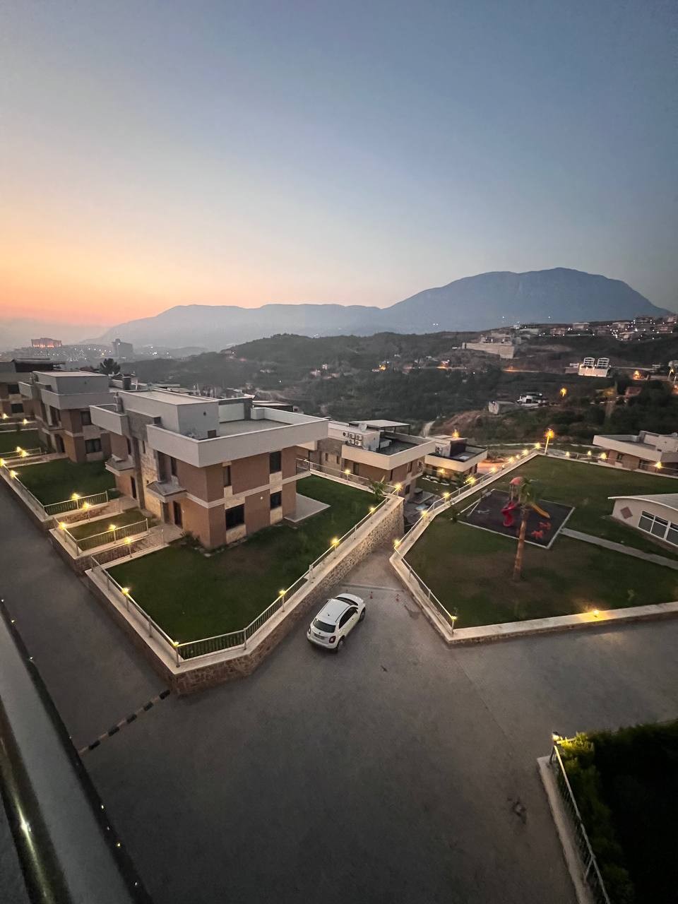 Квартира в Алании 3+1 триплекс в комплексе Avocado Village в районе Каргыджак - Фото 2