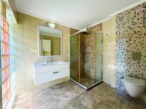 Квартира в Алании 4+1 дуплекс в комплексе Yuksek 3 в районе Каргыджак - Фото 13