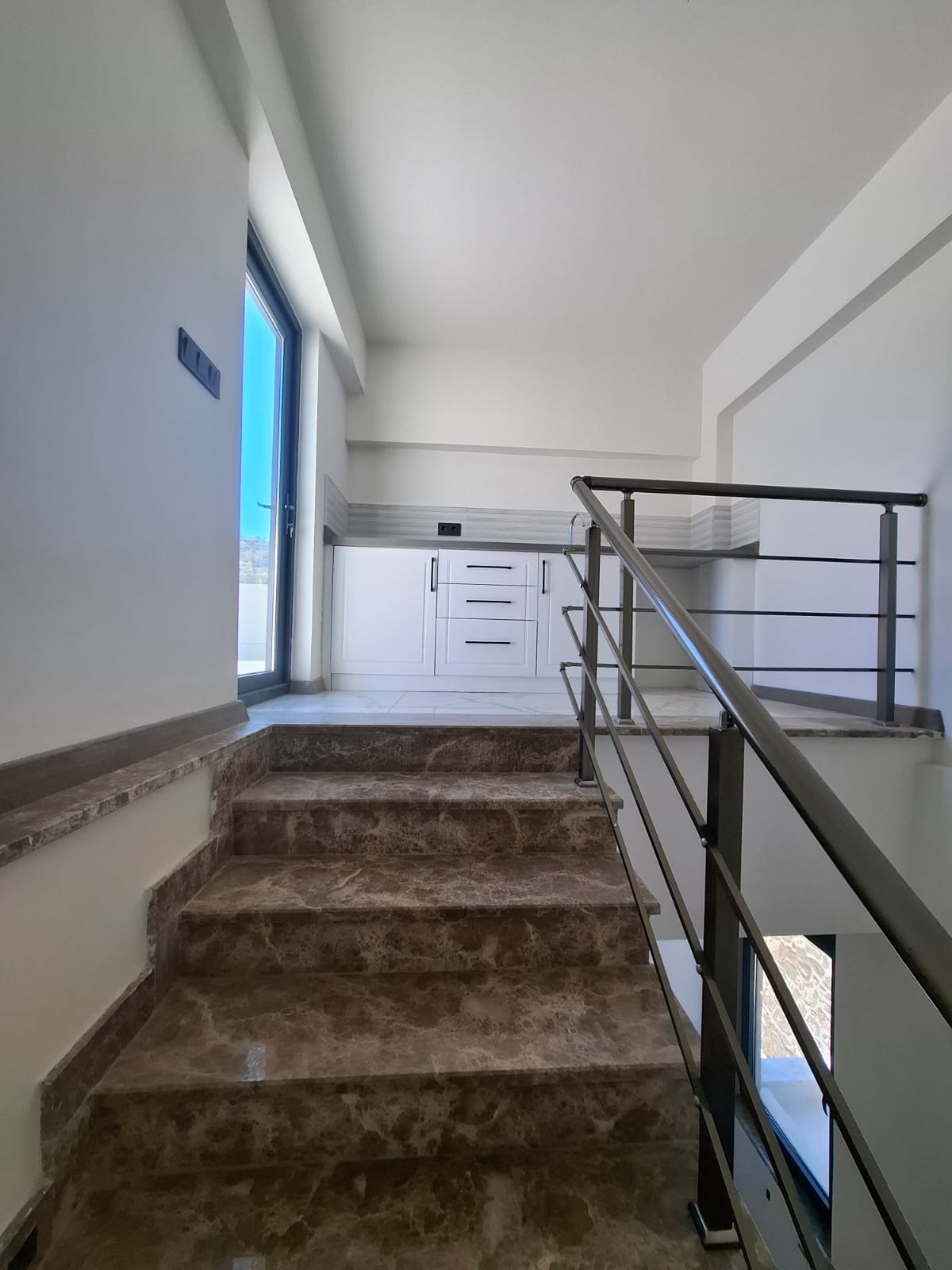 Квартира в Алании 3+1 триплекс в комплексе Avocado Village в районе Каргыджак - Фото 10