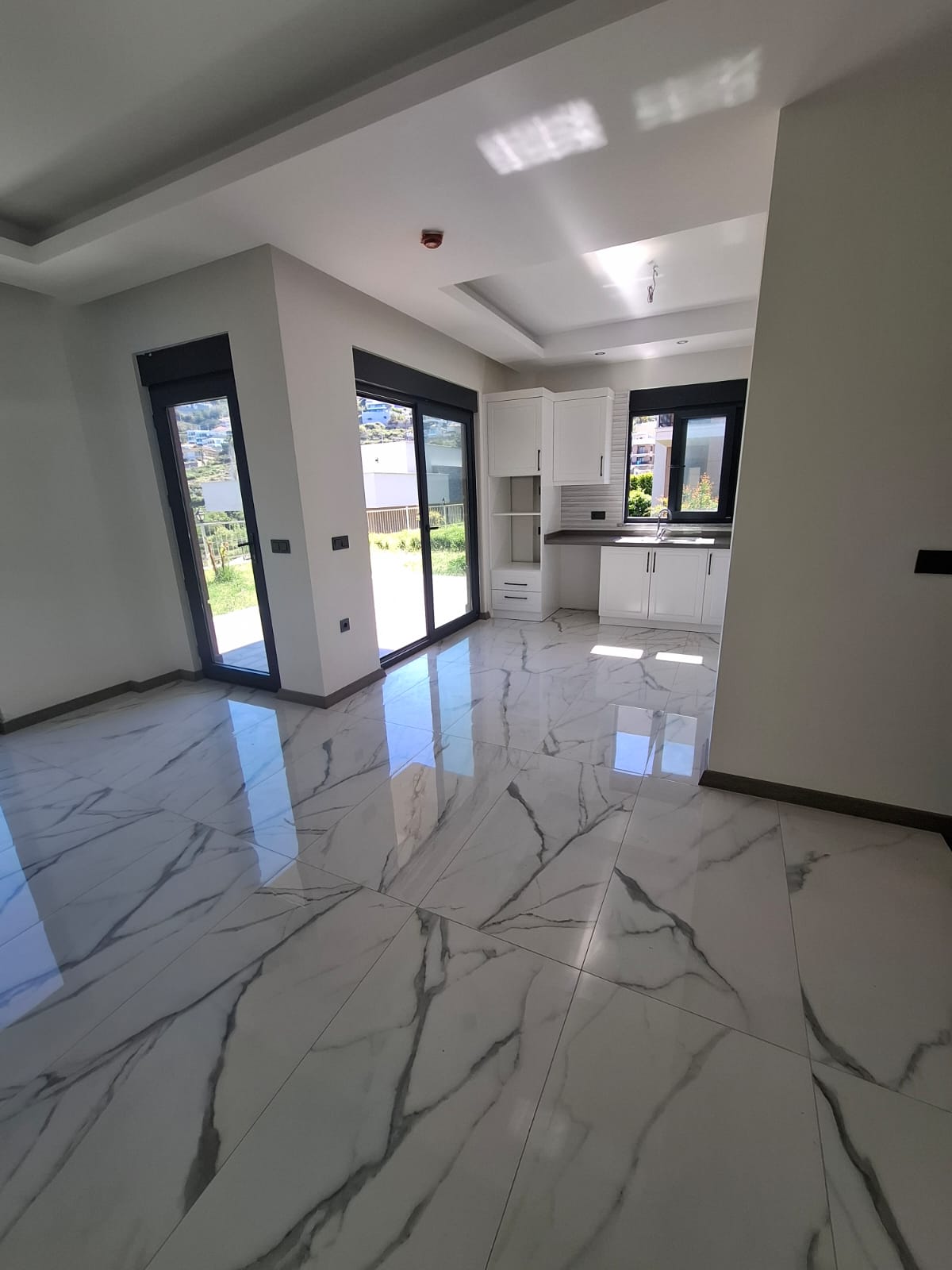 Квартира в Алании 3+1 триплекс в комплексе Avocado Village в районе Каргыджак - Фото 12