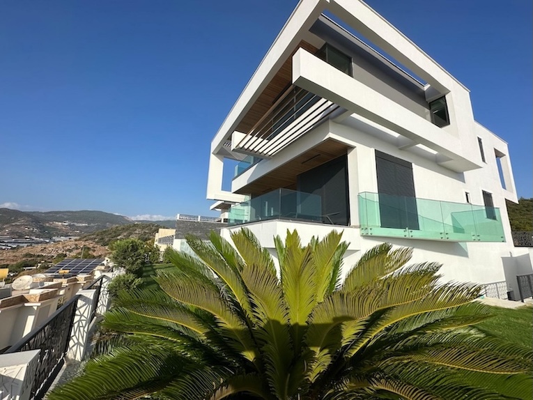 Недвижимость в Турции под гражданство Luxury вилла 4+1 в Демирташ - Фото 1